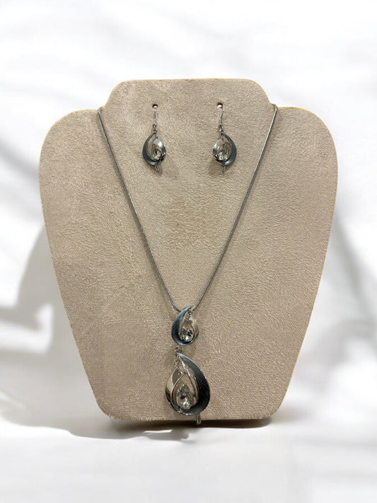 Clear Stone Earrings & Necklace Set